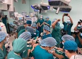 Cận cảnh ca đại phẫu thuật tách cặp Trúc Nhi - Diệu Nhi 