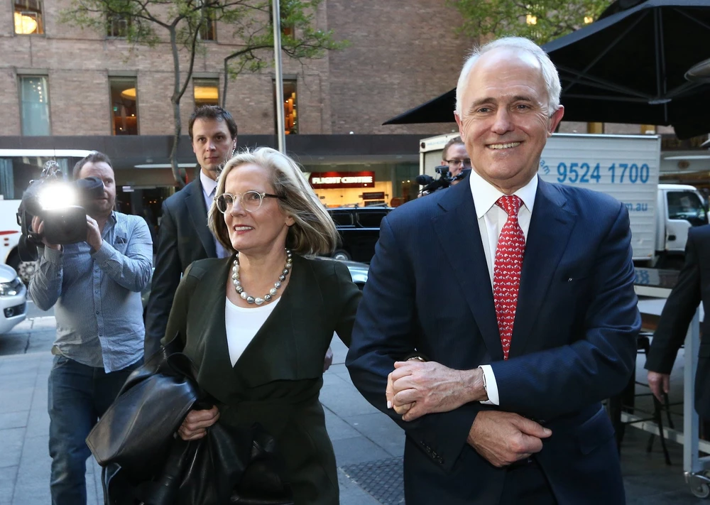 Thủ tướng Malcolm Turnbull và vợ đến cuộc họp báo tại Sydney (Úc) ngày 1-7.