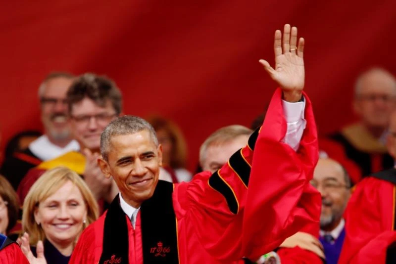 “Phải biết rõ điều mình đang nói” - Tổng thống Obama phát biểu tại lễ phát bằng đại học Rutgers năm 2016. 