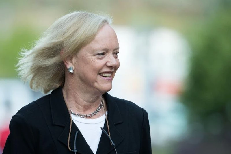 Bà Meg Whitman, Tổng Giám đốc tập đoàn Hewlett-Packard, đảng viên Cộng hòa tuyên bố sẽ bầu bà Clinton làm tổng thống. 