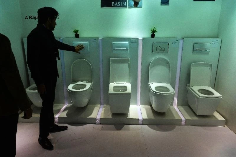 Ấn Độ quyết chấm dứt tình trạng đi vệ sinh lộ thiên trong 2 năm nữa. Ảnh: AFP