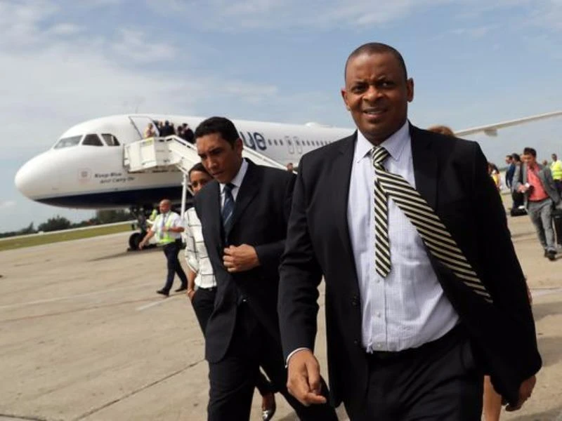 Bộ trưởng Giao thông Anthony Foxx có mặt trên chuyến bay lịch sử đến Cuba. 