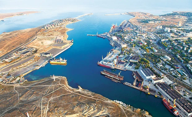 Cảng biển Sevastopol (Crimea) vẫn có tàu châu Âu đến làm ăn bất chấp lệnh trừng phạt của phương Tây. 