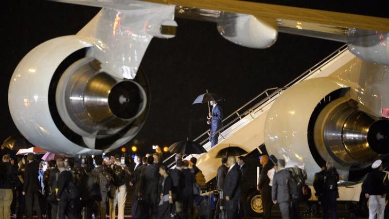 Tổng thống Obama được chào đón tại sân bay quốc tế Wattay ở thủ đô Vientiane (Lào) tối 5-9. 