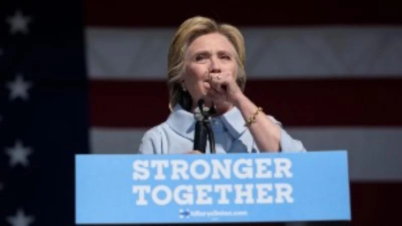 Bà Clinton ho trong một sự kiện tranh cử ngày 5-9 ở Cleveland. 