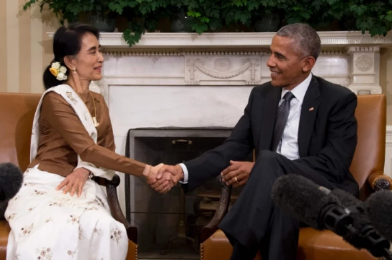Bà Suu Kyi được Tổng thống Obama tiếp đón theo nghi thức đón lãnh đạo tại Nhà trắng ngày 14-9. 