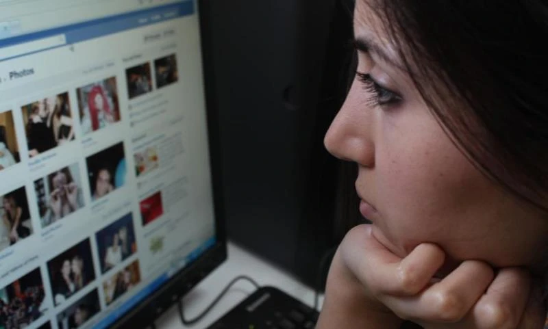 Bố mẹ nên cân nhắc trước khi đưa hình ảnh con lên mạng.