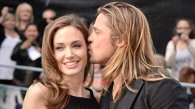 Cặp đôi Angelina Jolie – Brad Pitt ngày còn êm ấm bên nhau. 