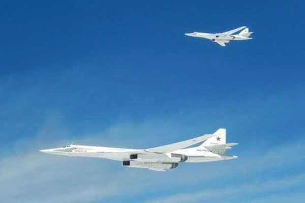 Máy bay ném bom TU-160 Blackjack của Nga. 