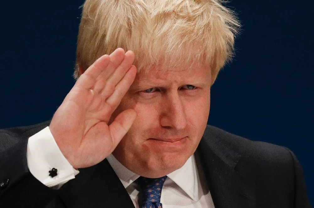 Ngoại trưởng Anh Johnson kêu gọi biểu tình phản đối Nga ngoài đại sứ quán Nga ở Anh. 