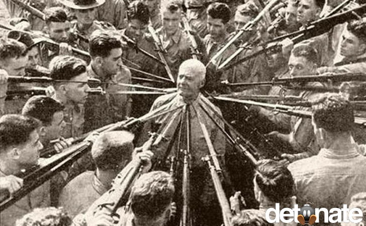 Đại tá Anthony Biddle (Mỹ