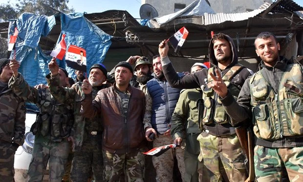 Quân chính phủ tại quận Bab al-Nairab (đông Aleppo) ngày 10-12. Ảnh: AFP