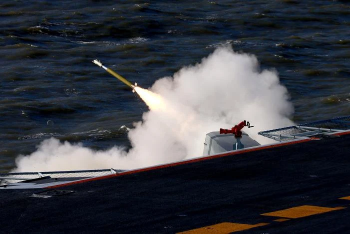 Hình ảnh cuộc tập trận ngày 14-12. Ảnh: REUTERS