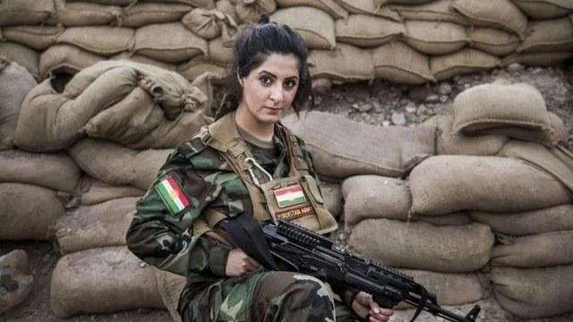 Joanna Palani chiến đấu chống IS bên lực lượng người Kurd ở Iraq. Ảnh: REUTERS 