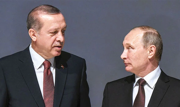 ổng thống Thổ Nhĩ Kỳ Recep Tayyip Erdoğan (trái) và Tổng thống NGa Vladimir Putin thống nhất vụ ám sát là tấn công khủng bố. Ảnh: REUTERS