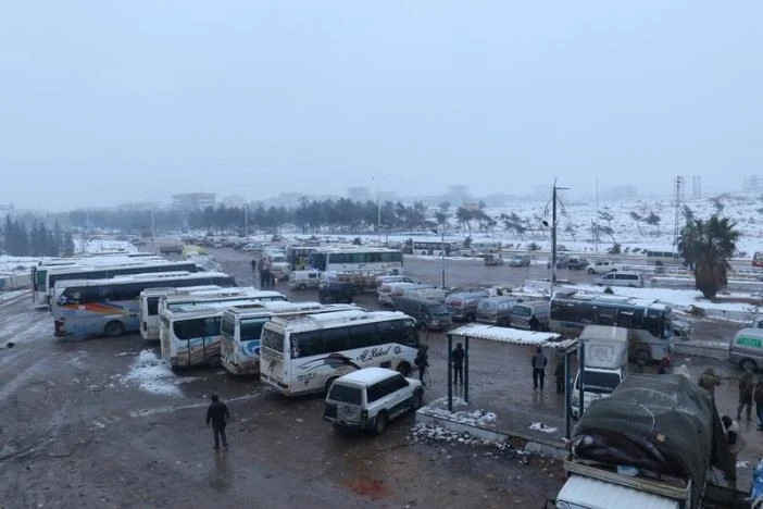 Một điểm tập trung sơ tán tại Aleppo. Ảnh: REUTERS