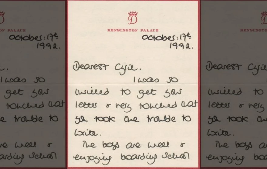 Một bức thư Công nương Diana gửi cho quản gia Cung điện Buckingham Steward Cyril Dickman ngày 17-10-1992. Ảnh: FOX NEWS