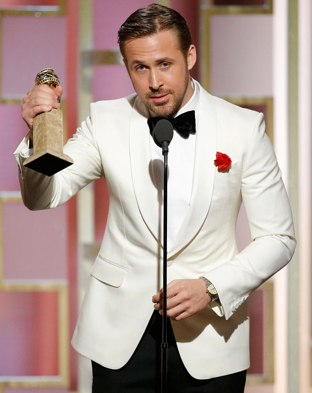 Ryan Gosling tại buổi lễ, đoạt giải Nam diễn viên chính xuất sắc thể loại hài hoặc nhạc kịch. Ảnh: USA TODAY