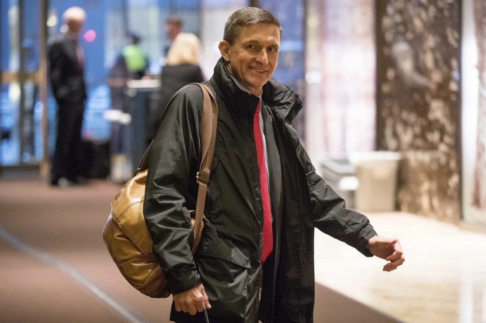 Ông Michael Flynn đến cao ốc Trump Tower ngày 3-1. Ảnh: AP