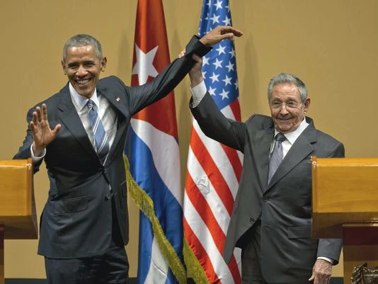 Mỹ hợp tác chống khủng bố với Cuba ảnh 1 Tổng thống Mỹ Barack Obama (trái) gặp Chủ tịch Cuba Raul Castro trong chuyến thăm Cuba tháng 3-2016. Ảnh: AP