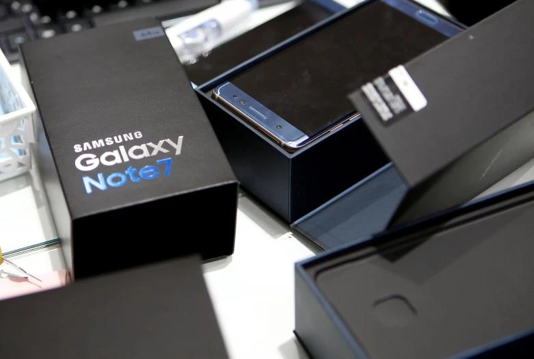 Samsung đã ngừng sản xuất vĩnh viễn mẫu điện thoại Galaxy Note 7 sau khi có lỗi cháy nổ. Ảnh: REUTERS