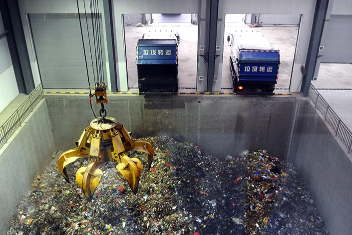 Hệ thống xử lý rác tại một nhà máy xử lý ở huyện Tân Mật, tỉnh Hà Nam, Trung Quốc. Ảnh: VISUAL CHINA