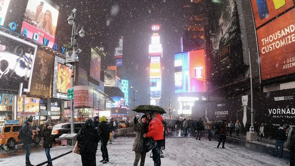 Quảng trường Thời đại (New York, Mỹ) luôn nổi bật với vô số các quảng cáo của các doanh nghiệp mỗi năm. Ảnh: AFP