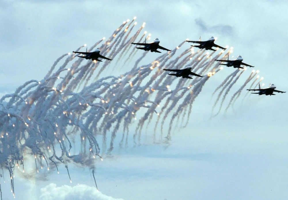 Máy bay chiến đấu Su-27 trong một lần trình diễn của không quân Nga. Ảnh: GETTY IMAGES