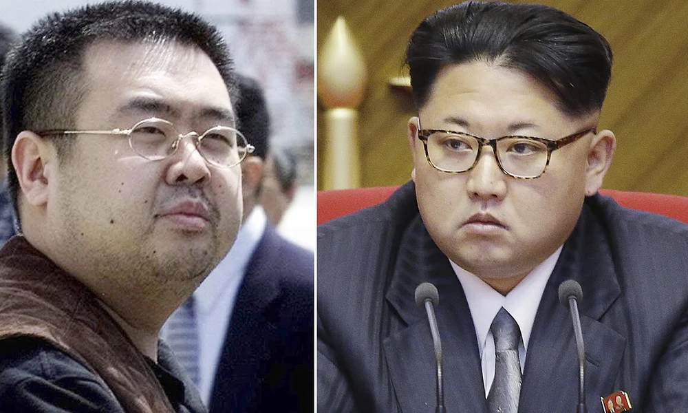 Ông Kim Jong-nam (trái) và em trai cùng cha khác mẹ Kim Jong-un. Ảnh: AP