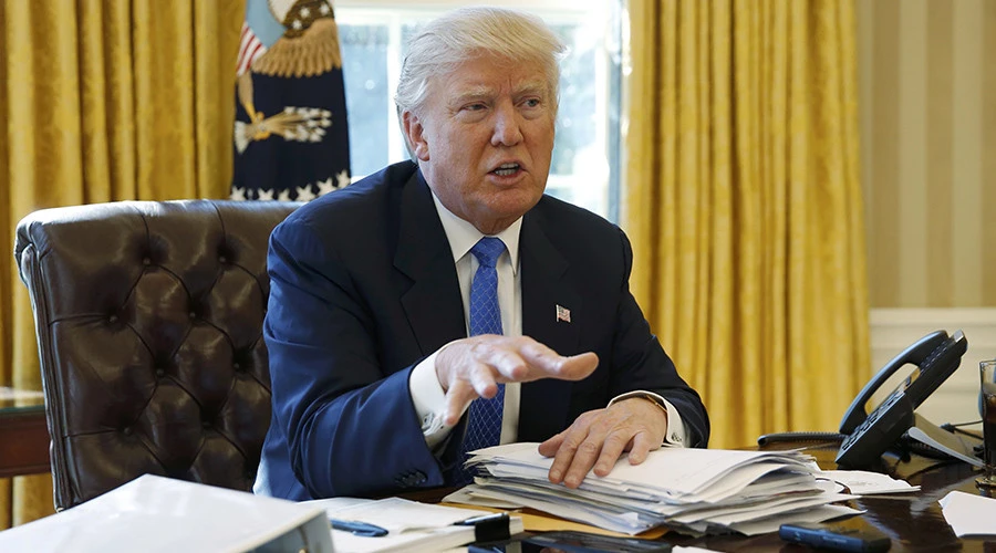 Tổng thống Trump trả lời phỏng vấn Reuters từ Nhà Trắng ngày 23-2. Ảnh: REUTERS