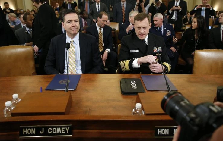 FBI điều tra Nga-Trump, lo Nga can thiệp bầu cử 2020 ảnh 1 Giám đốc FBI James Comey (trái) và Giám đốc Cơ quan Tình báo Quốc gia Mike Rogers điều trần trước Ủy ban Tình báo Hạ viện ngày 20-3. Ảnh: REUTERS