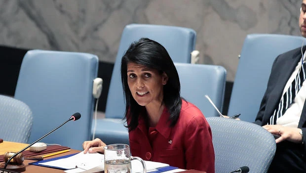Đại sứ Mỹ tại LHQ Nikki Haley phát biểu tại phiên họp khẩn của HĐBA LHQ ngày 7-4. Ảnh: GETTY IMAGES
