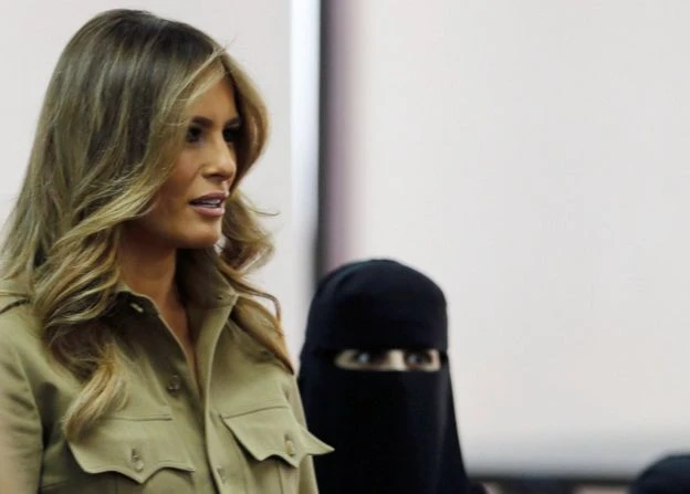 Đệ nhất phu nhân Melania Trump không trùm đầu ở Ả Rập Saudi. Ảnh: REUTERS