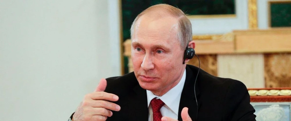 Tổng thống Nga Putin tại một diễn đàn kinh tế ở St. Peterburg (Nga) ngày 1-6. Ảnh: AFP