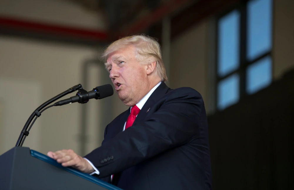 Ông Trump tại hội nghị G7 tuần trước ở Ý. Từ khi ông Trump hoãn binh đã rất ít người tin rằng ông sẽ ở lại với thỏa thuận khí hậu. Ảnh: NEW YORK TIMES