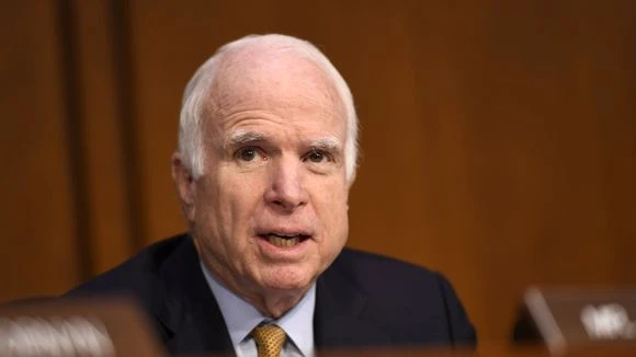 Thượng Nghị sĩ Cộng hòa John McCain đánh giá cao tài lãnh đạo của cựu Tổng thống Dân chủ Obama hơn Tổng thống Cộng hòa Trump. Ảnh: USA TODAY