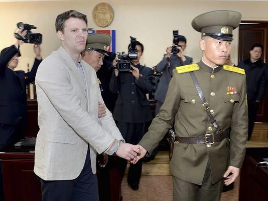 Sinh viên Mỹ Otto Warmbier tại phiên tòa tháng 3-2016. Ảnh: EPA