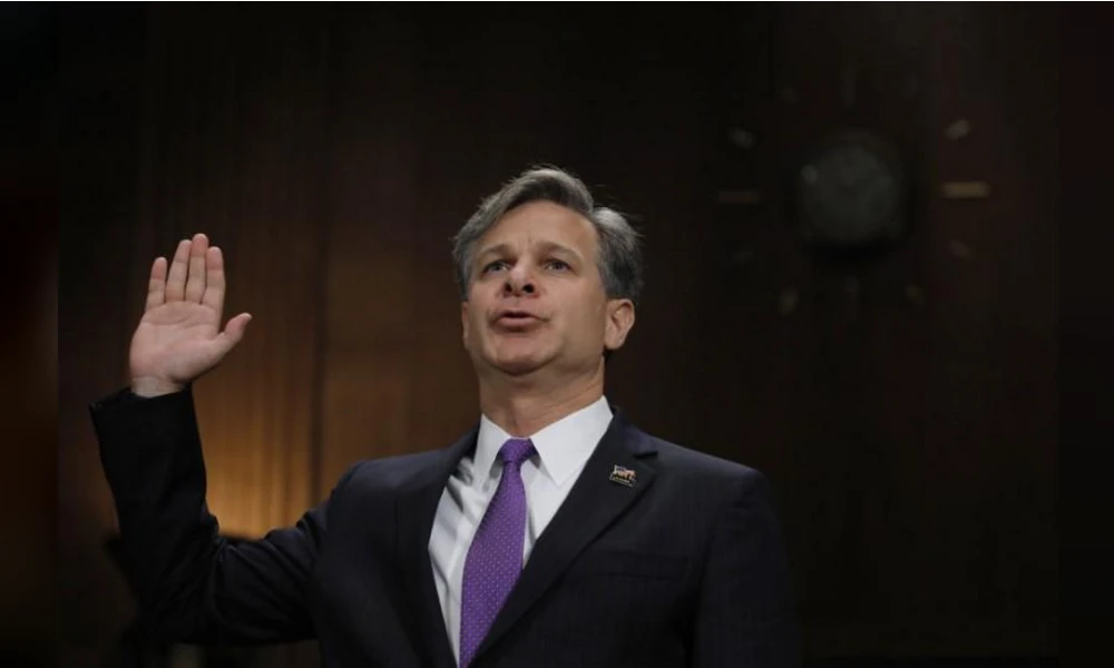 Ông Wray tuyên thệ tại cuộc điều trần trước Ủy ban Tư pháp Thượng viện ngày 12-7. Ảnh: REUTERS