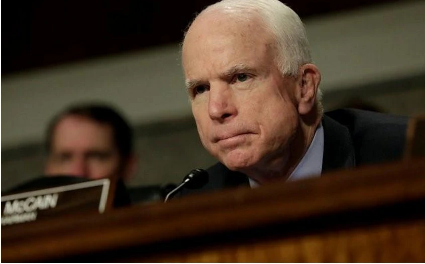 Thượng nghị sĩ Cộng hòa John McCain tại một phiên điều trần của Ủy ban Quân vụ Thượng viện ngày 23-5. Ảnh: REUTERS