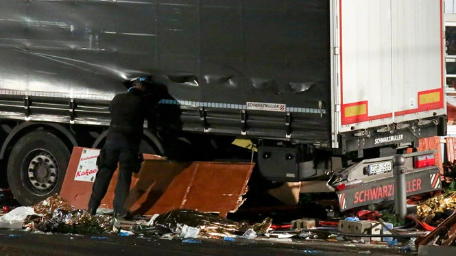 Khủng bố xe tải ở Berlin. Ảnh: REUTERS