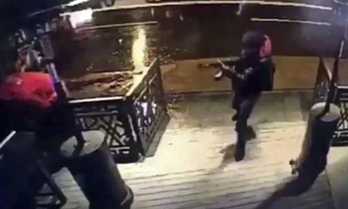 Xả súng hộp đêm Reina làm 39 người chết. Ảnh: HABERTURK