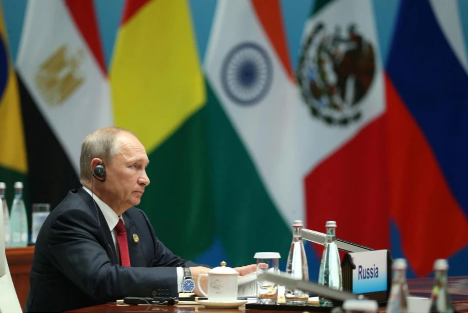 Tổng thống Nga Putin tham dự Đối thoại Các thị trường mới nổi và Các nước đang phát triển bên lề hội nghị BRICS 2017 ở Hạ Môn, Phúc Kiến (Trung Quốc) ngày 5-9. Ảnh: REUTERS