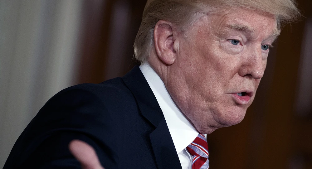 Ông Trump đổ lỗi cho nhà Clinton về vấn đề Triều Tiên. Ảnh: AP