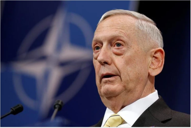 Bộ trưởng Quốc phòng Mỹ James Mattis trong một cuộc họp báo tại trụ sở NATO hồi tháng 2, vừa nhận định tên lửa ICBM của Triều Tiên chưa đủ sức đe dọa Mỹ. Ảnh: REUTERS