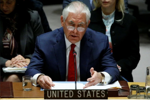 Ngoại trưởng Mỹ Rex Tillerson tại cuộc họp của Hội đồng Bảo an LHQ về chương trình hạt nhân, tên lửa Triều Tiên tại New York (Mỹ), ngày 15-12. Ảnh: REUTERS