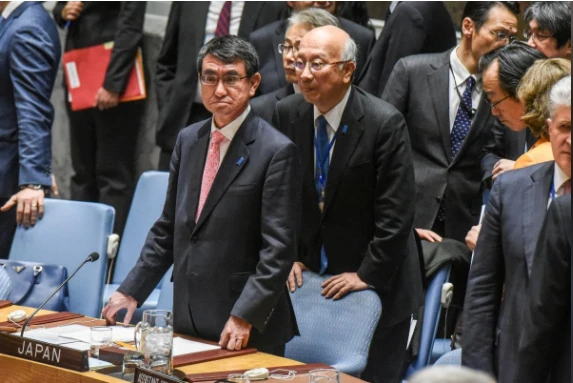 Ngoại trưởng Nhật Taro Kono tại cuộc họp của Hội đồng Bảo an LHQ về chương trình hạt nhân Triều Tiên tại New York (Mỹ), ngày 15-12. Ảnh: REUTERS