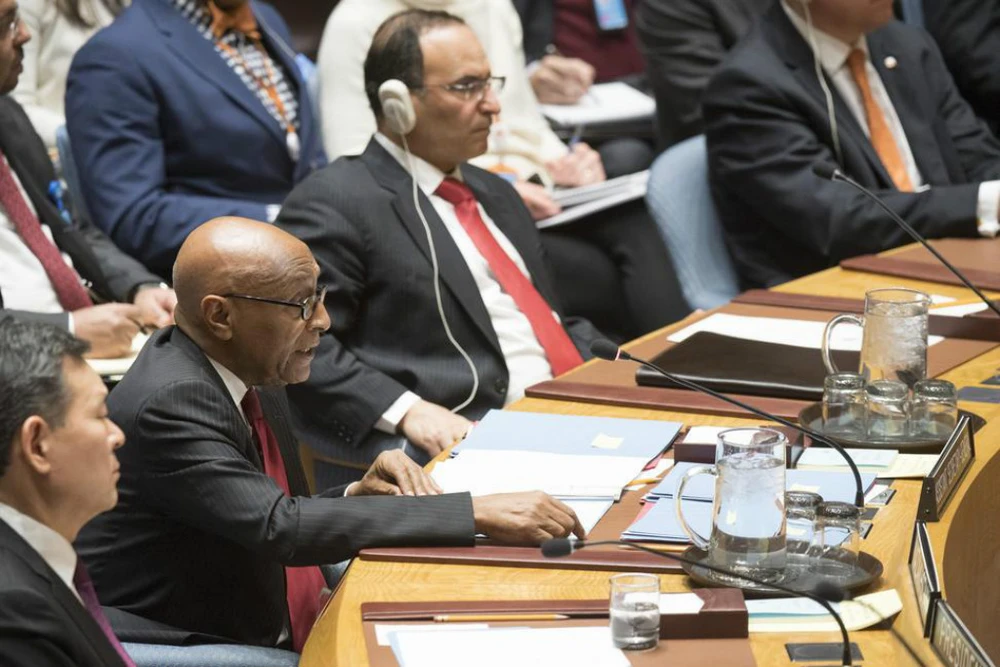 Trợ lý Tổng Thư ký LHQ phụ trách các vấn đề chính trị Tayé-Brook Zerihoun (thứ hai từ trái sang) tại phiên họp HĐBA LHQ ngày 5-1. Ảnh: UN PHOTO