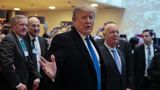 Tổng thống Mỹ Donald Trump đến tham dự Diễn đàn Kinh tế Thế giới ở Davos (Thụy Sĩ) ngày 25-1. Ảnh: CBCN