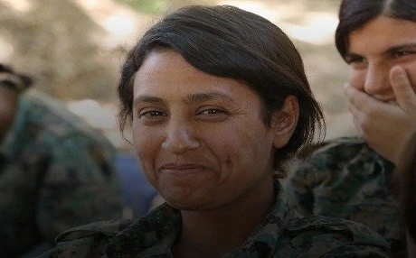 Nữ tay súng Barin Kobani bị phe nổi dậy giết chết ngày 30-1 tại làng Qurna, TP Afrin (Syria). Ảnh: YPG PRESS