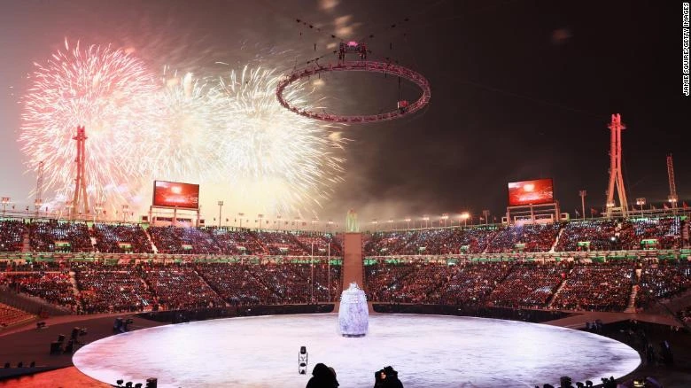 Pháo hoa tại lễ khai mạc Thế Vận Hội Mùa Đông 2018 ở Pyeongchang (Hàn Quốc) tối 9-2. Ảnh: CNN